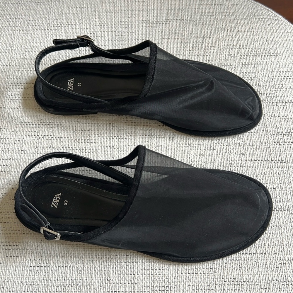 Zara black mesh slides Brand new never worn size 8
